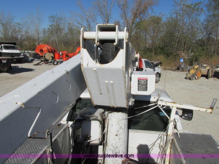 image for item J8746 2002 Ford F550 Super Duty XL bucket truck