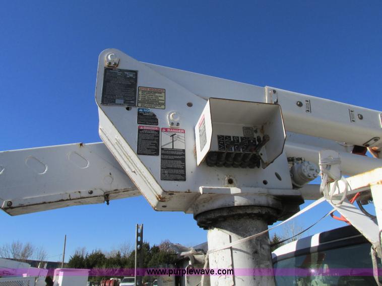 image for item J8746 2002 Ford F550 Super Duty XL bucket truck