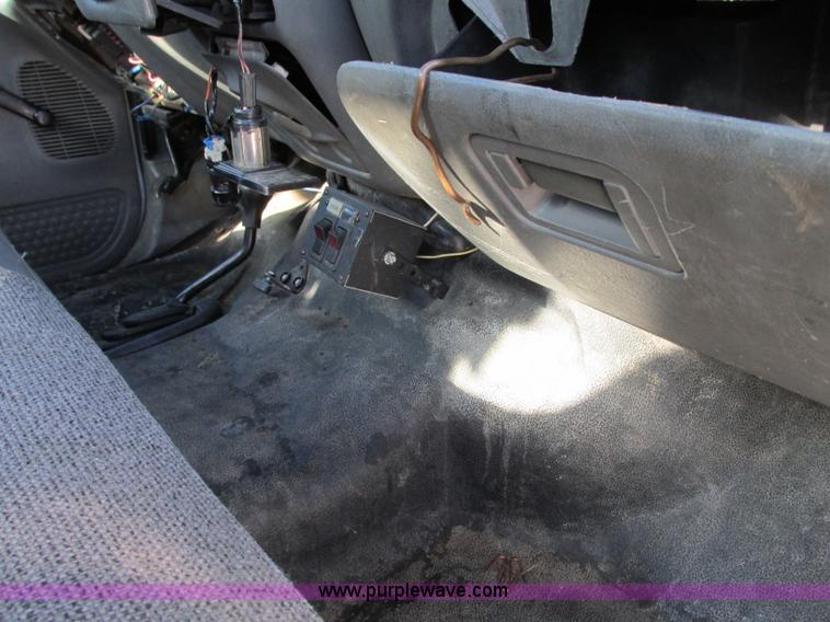 image for item J8746 2002 Ford F550 Super Duty XL bucket truck