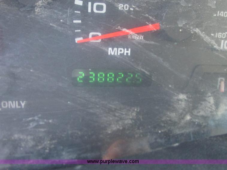 image for item J8746 2002 Ford F550 Super Duty XL bucket truck