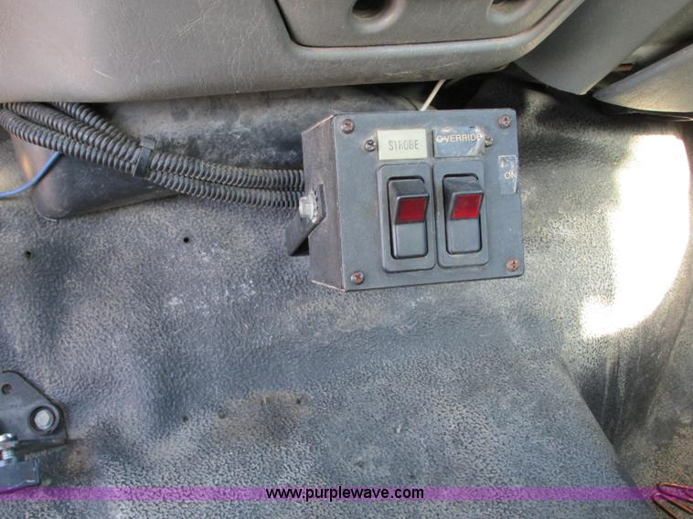 image for item J8746 2002 Ford F550 Super Duty XL bucket truck