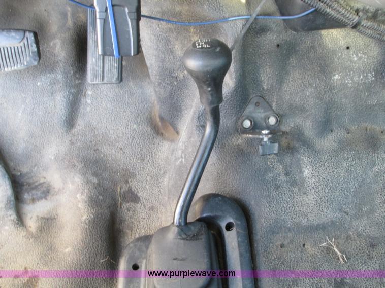 image for item J8746 2002 Ford F550 Super Duty XL bucket truck