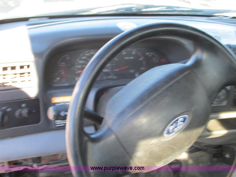 image for item J8746 2002 Ford F550 Super Duty XL bucket truck