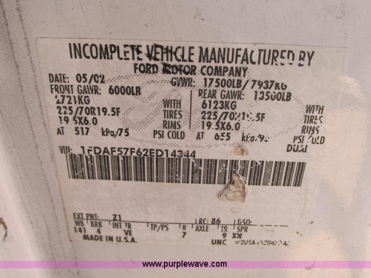 image for item J8746 2002 Ford F550 Super Duty XL bucket truck