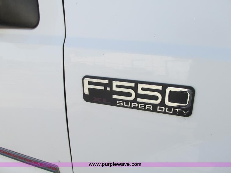 image for item J8747 2003 Ford F550 Super Duty XL bucket truck