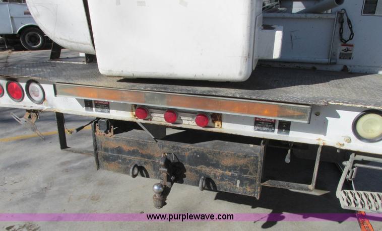 image for item J8747 2003 Ford F550 Super Duty XL bucket truck