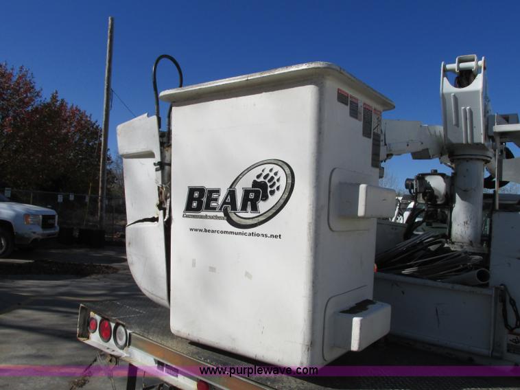 image for item J8747 2003 Ford F550 Super Duty XL bucket truck