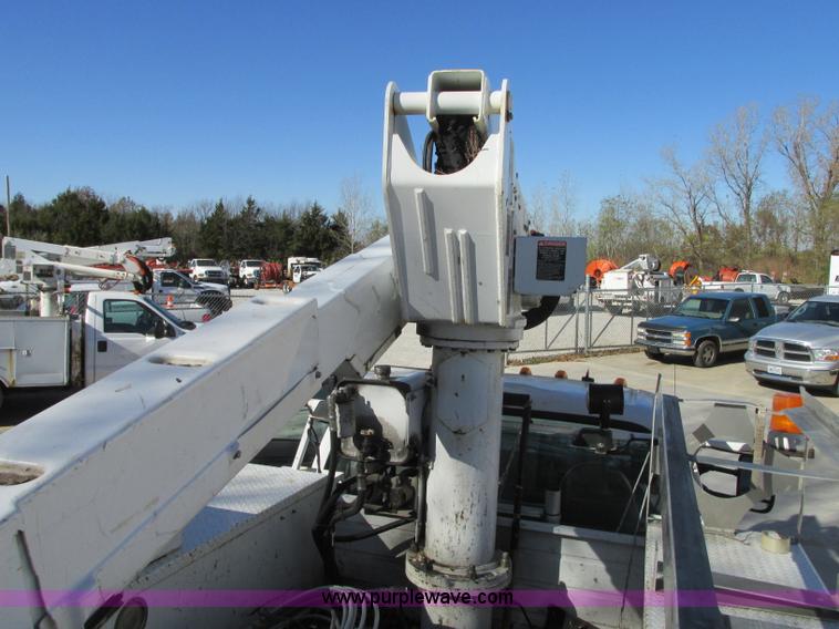 image for item J8747 2003 Ford F550 Super Duty XL bucket truck