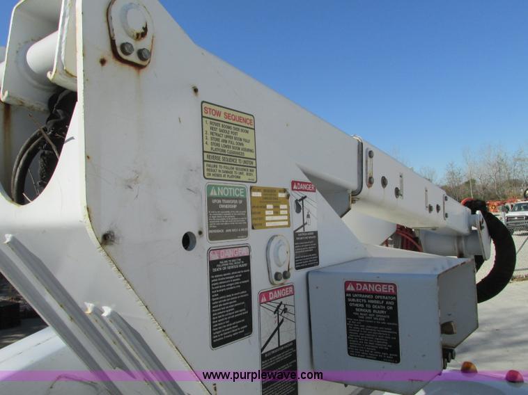 image for item J8747 2003 Ford F550 Super Duty XL bucket truck