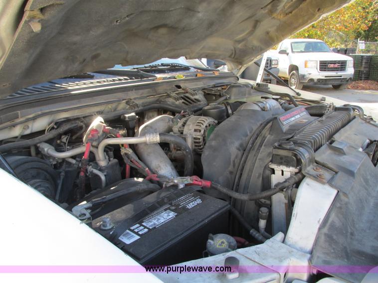 image for item J8747 2003 Ford F550 Super Duty XL bucket truck