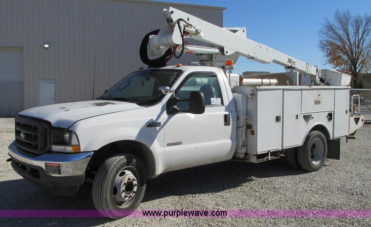 image for item J8748 2003 Ford F450 Super Duty XL bucket truck