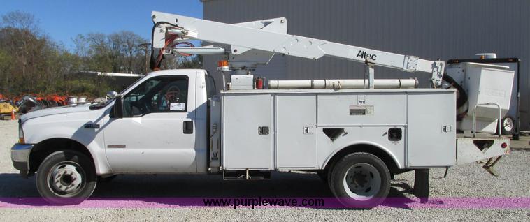 image for item J8748 2003 Ford F450 Super Duty XL bucket truck