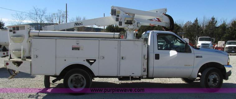 image for item J8748 2003 Ford F450 Super Duty XL bucket truck