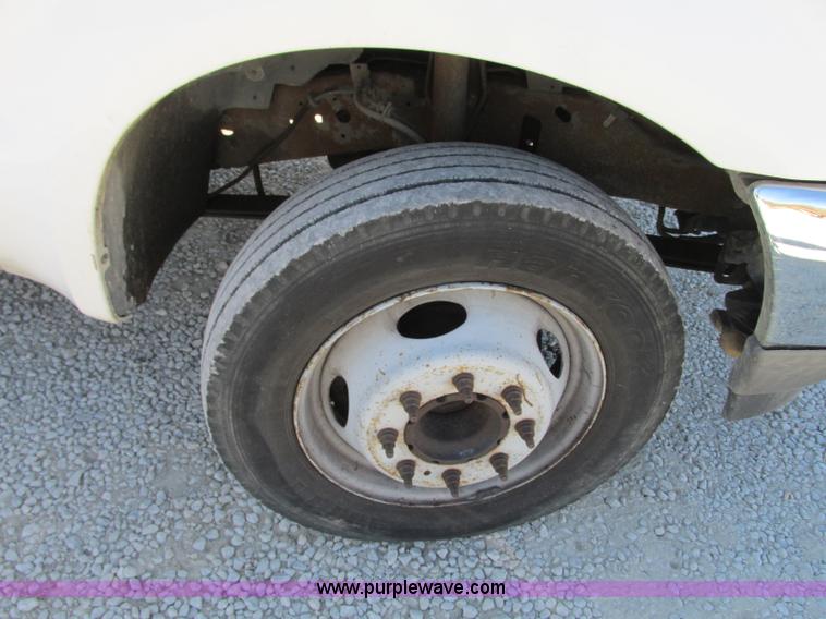 image for item J8748 2003 Ford F450 Super Duty XL bucket truck