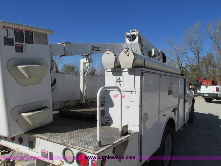 image for item J8748 2003 Ford F450 Super Duty XL bucket truck