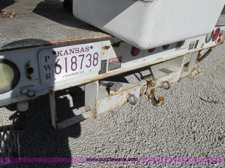 image for item J8748 2003 Ford F450 Super Duty XL bucket truck