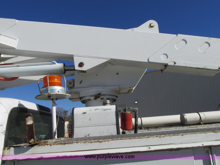 image for item J8748 2003 Ford F450 Super Duty XL bucket truck