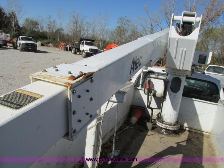 image for item J8748 2003 Ford F450 Super Duty XL bucket truck