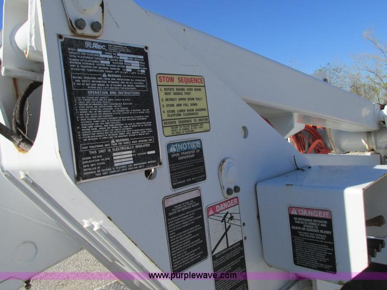 image for item J8748 2003 Ford F450 Super Duty XL bucket truck