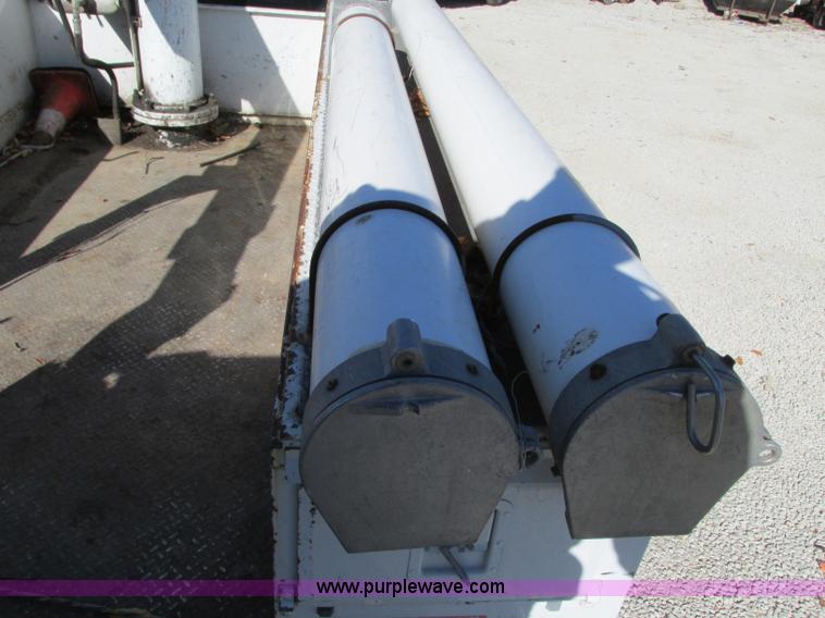 image for item J8748 2003 Ford F450 Super Duty XL bucket truck