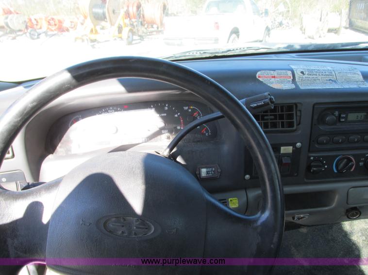 image for item J8748 2003 Ford F450 Super Duty XL bucket truck