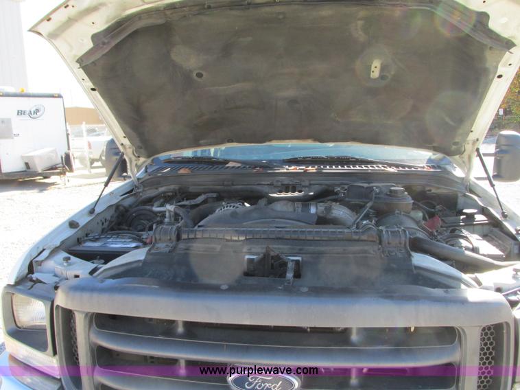 image for item J8748 2003 Ford F450 Super Duty XL bucket truck