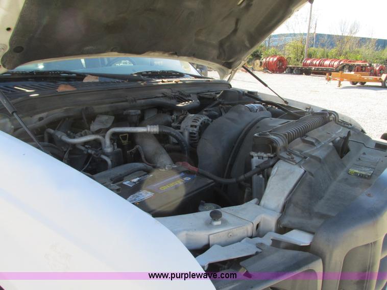 image for item J8748 2003 Ford F450 Super Duty XL bucket truck