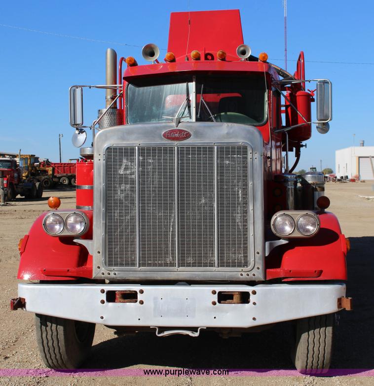 image for item K1243 1982 Peterbilt 359 vacuum truck