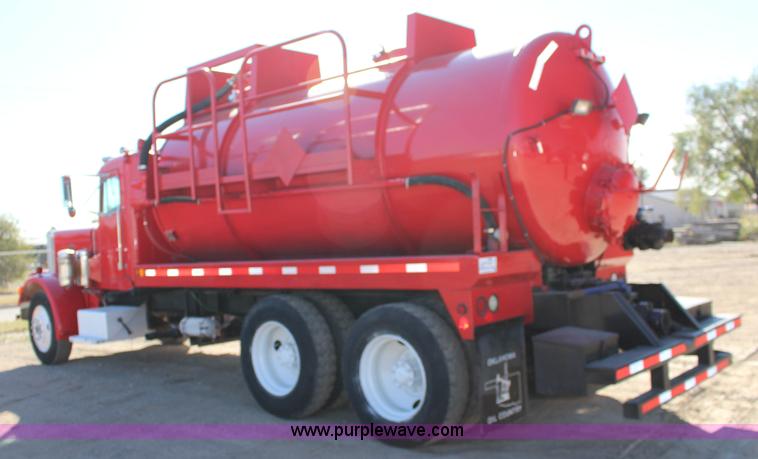 image for item K1243 1982 Peterbilt 359 vacuum truck