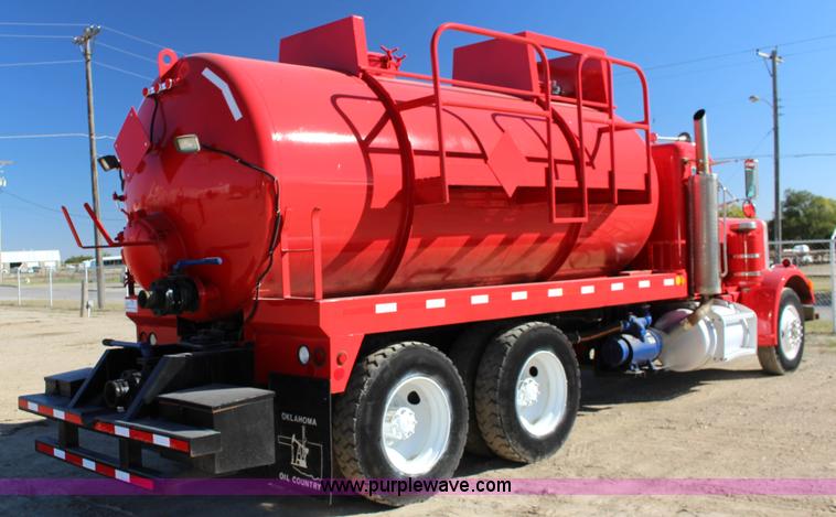 image for item K1243 1982 Peterbilt 359 vacuum truck