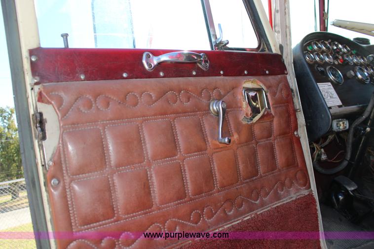 image for item K1243 1982 Peterbilt 359 vacuum truck