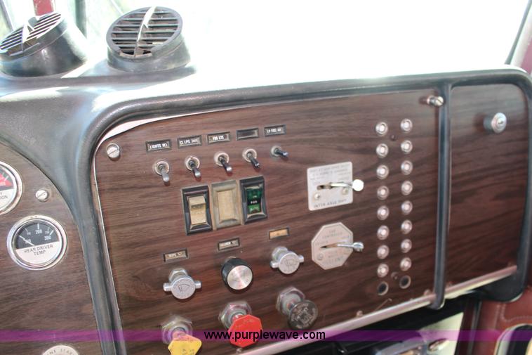 image for item K1243 1982 Peterbilt 359 vacuum truck