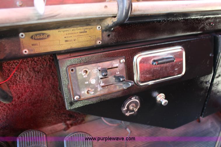 image for item K1243 1982 Peterbilt 359 vacuum truck