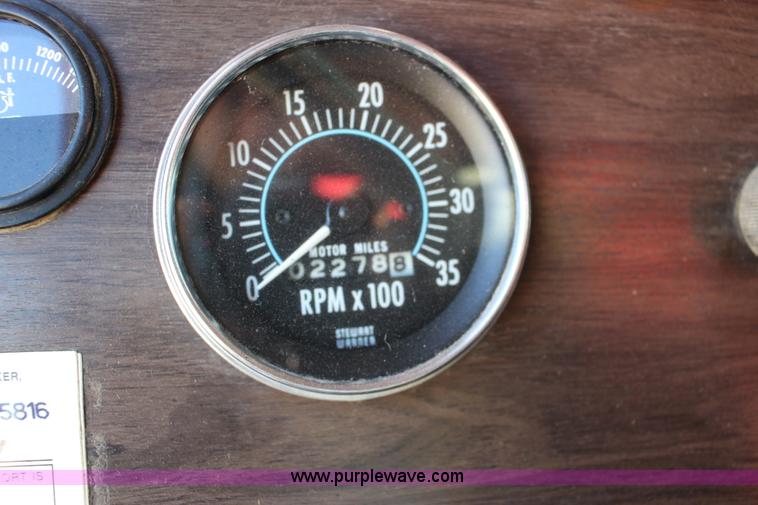 image for item K1243 1982 Peterbilt 359 vacuum truck