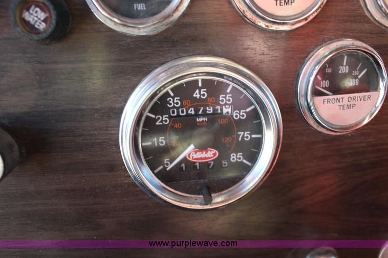 image for item K1243 1982 Peterbilt 359 vacuum truck