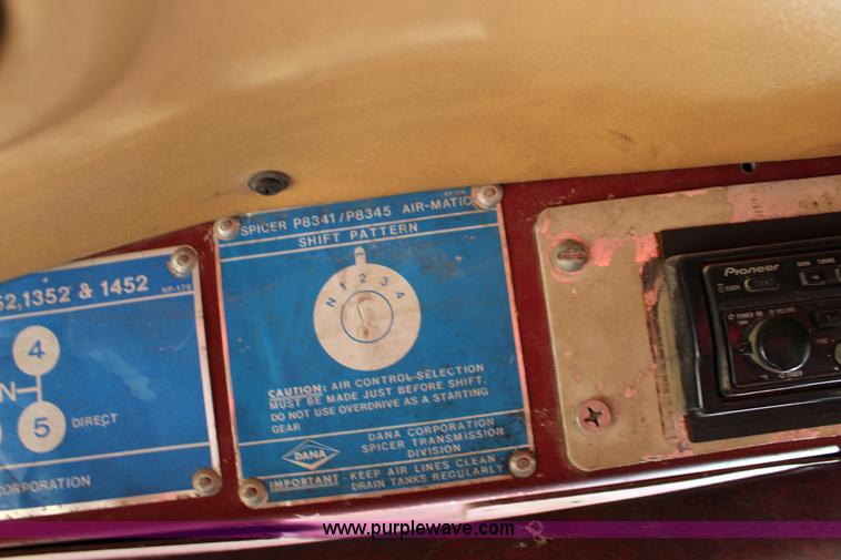 image for item K1243 1982 Peterbilt 359 vacuum truck