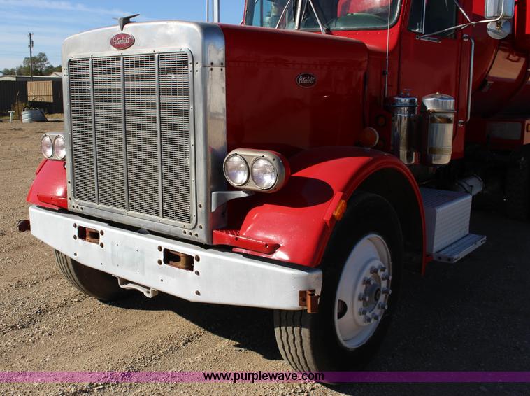 image for item K1243 1982 Peterbilt 359 vacuum truck