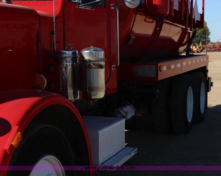 image for item K1243 1982 Peterbilt 359 vacuum truck