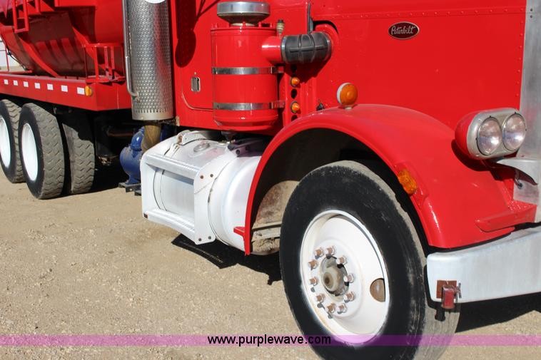 image for item K1243 1982 Peterbilt 359 vacuum truck