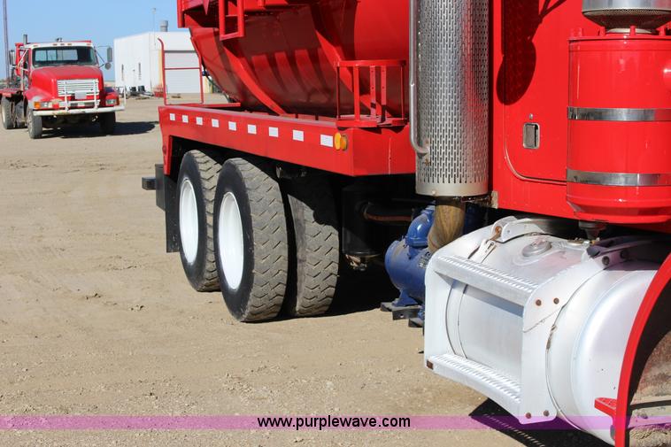 image for item K1243 1982 Peterbilt 359 vacuum truck