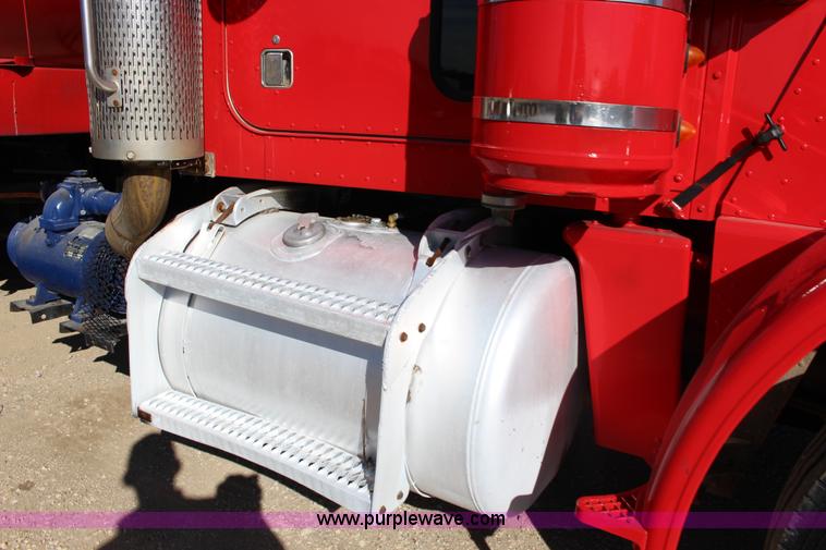 image for item K1243 1982 Peterbilt 359 vacuum truck