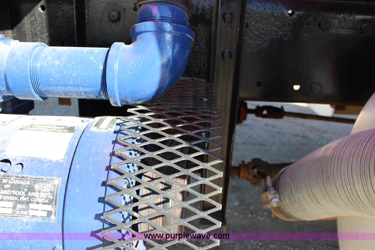 image for item K1243 1982 Peterbilt 359 vacuum truck