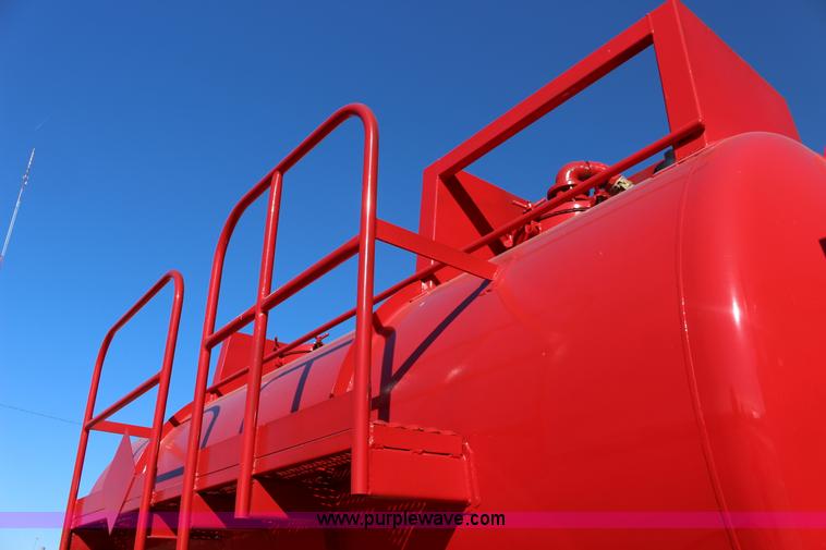 image for item K1243 1982 Peterbilt 359 vacuum truck