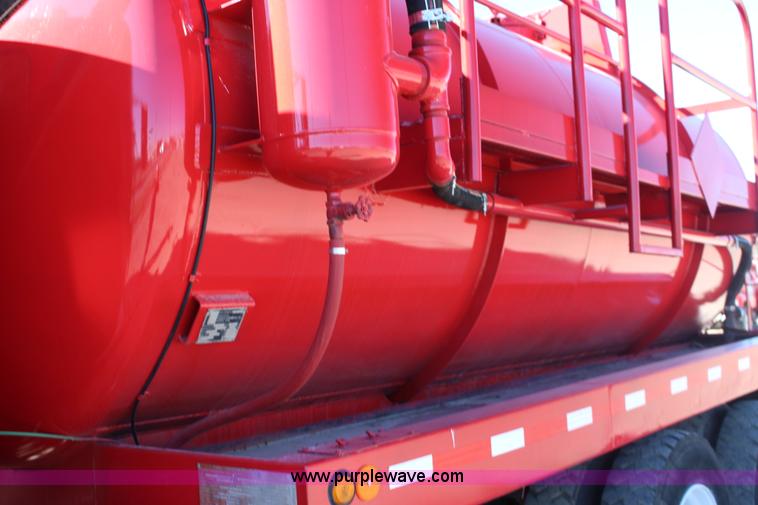 image for item K1243 1982 Peterbilt 359 vacuum truck