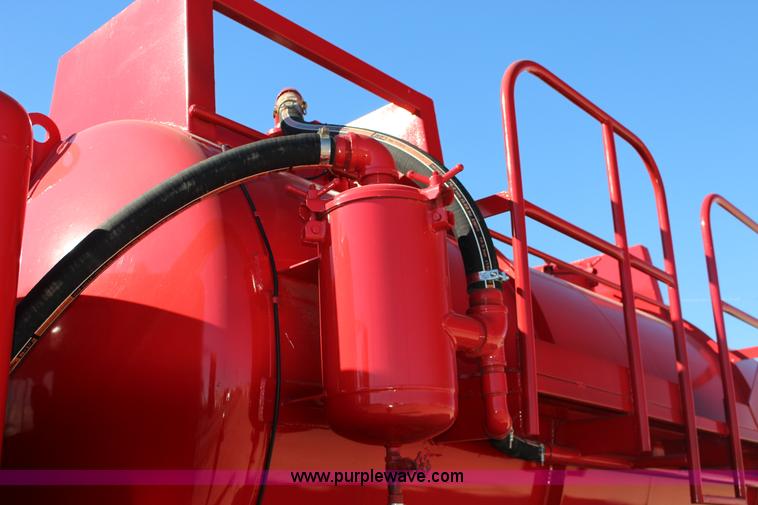 image for item K1243 1982 Peterbilt 359 vacuum truck