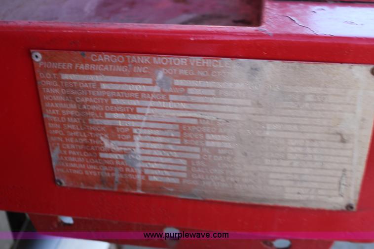 image for item K1243 1982 Peterbilt 359 vacuum truck