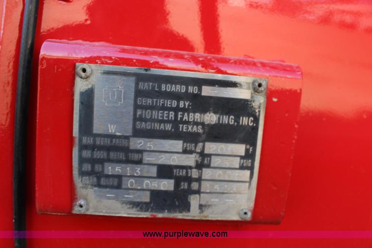 image for item K1243 1982 Peterbilt 359 vacuum truck