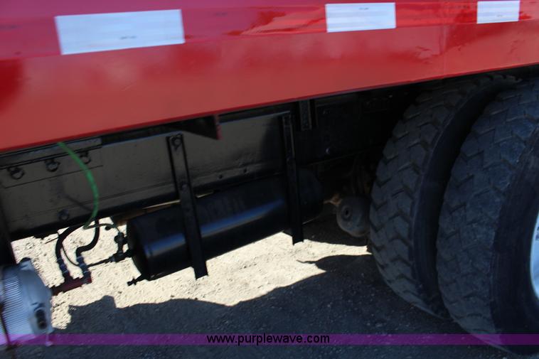 image for item K1243 1982 Peterbilt 359 vacuum truck