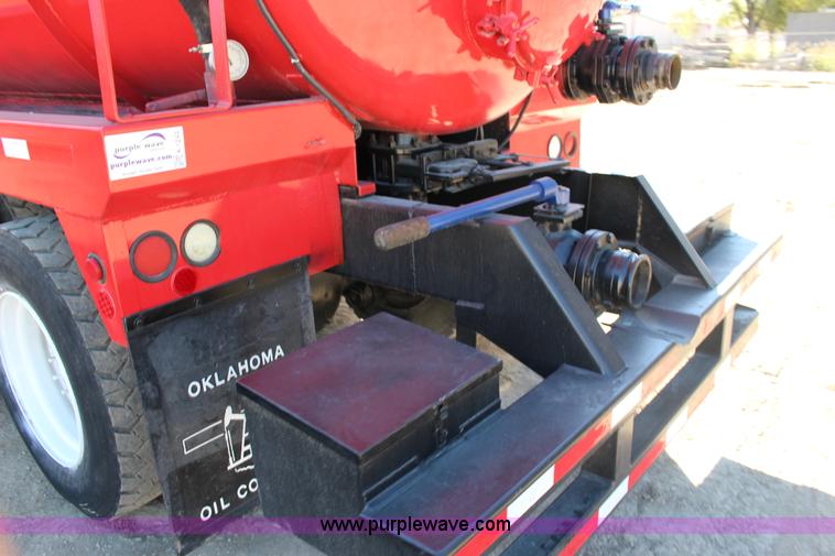 image for item K1243 1982 Peterbilt 359 vacuum truck