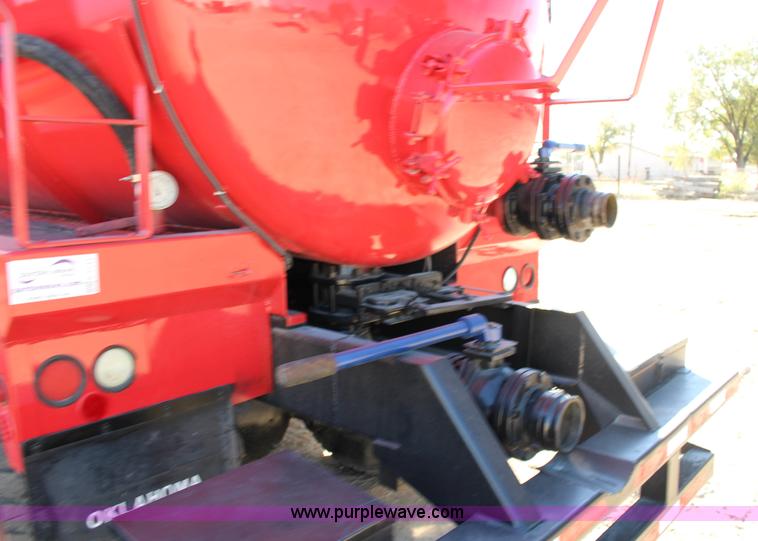 image for item K1243 1982 Peterbilt 359 vacuum truck